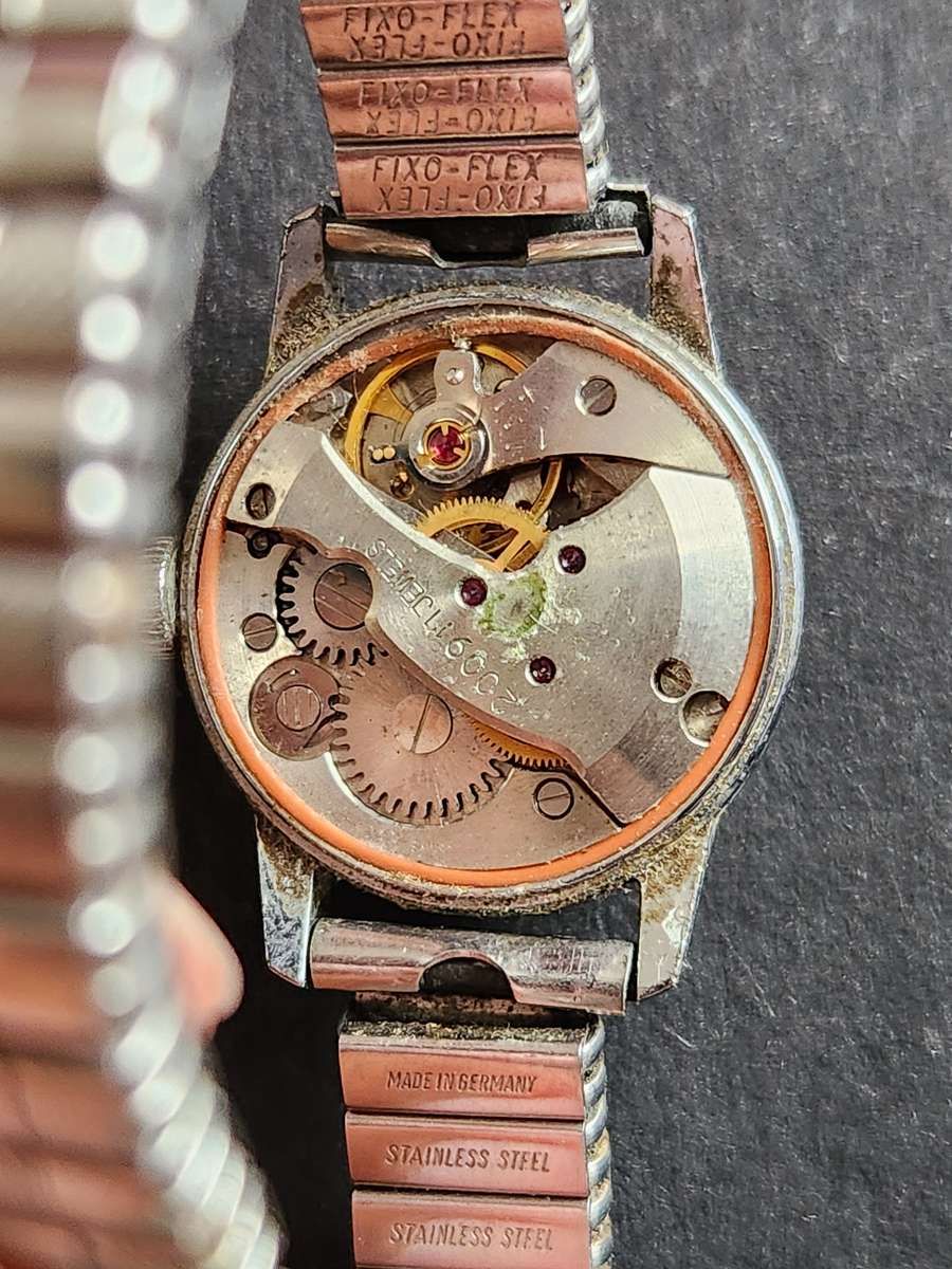 Vintage Ladies Osco Twin 17 Jewels Shock Proof Mechanical Wrist Watch (not working) - as per photogr