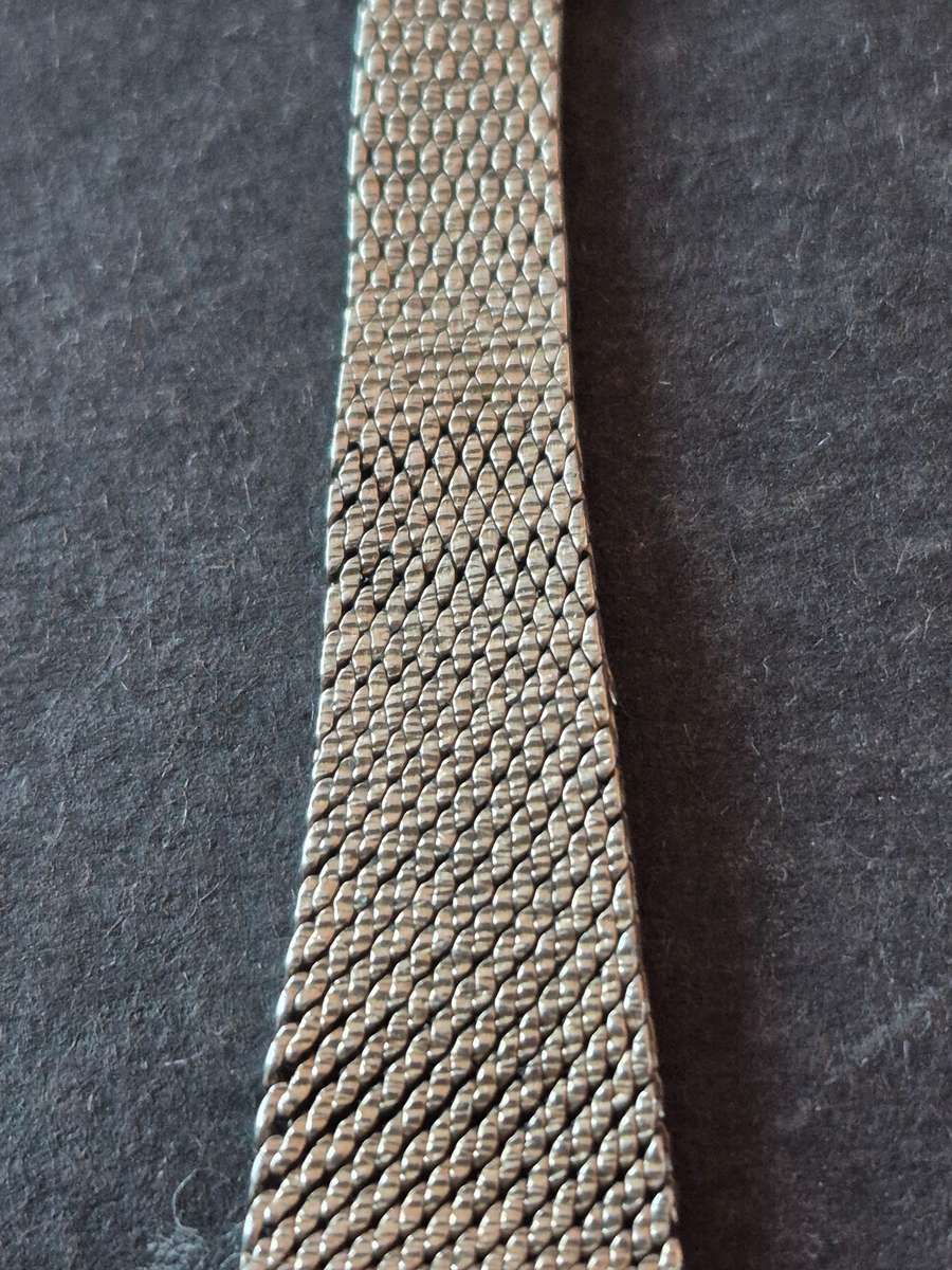 Vintage Ladies Bulova Accutron 10 Microns Rolled Gold Quartz Watch (not working)