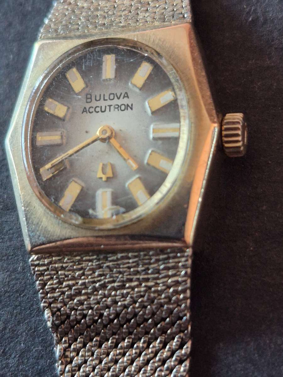 Vintage Ladies Bulova Accutron 10 Microns Rolled Gold Quartz Watch (not working)