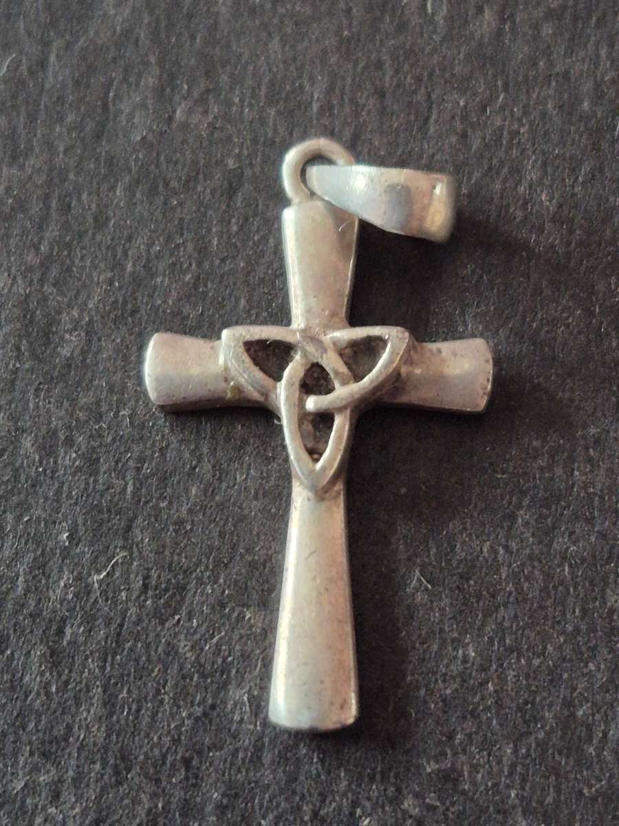 Vintage Sterling Silver Cross stamp .925 maker S.G. 1 gram