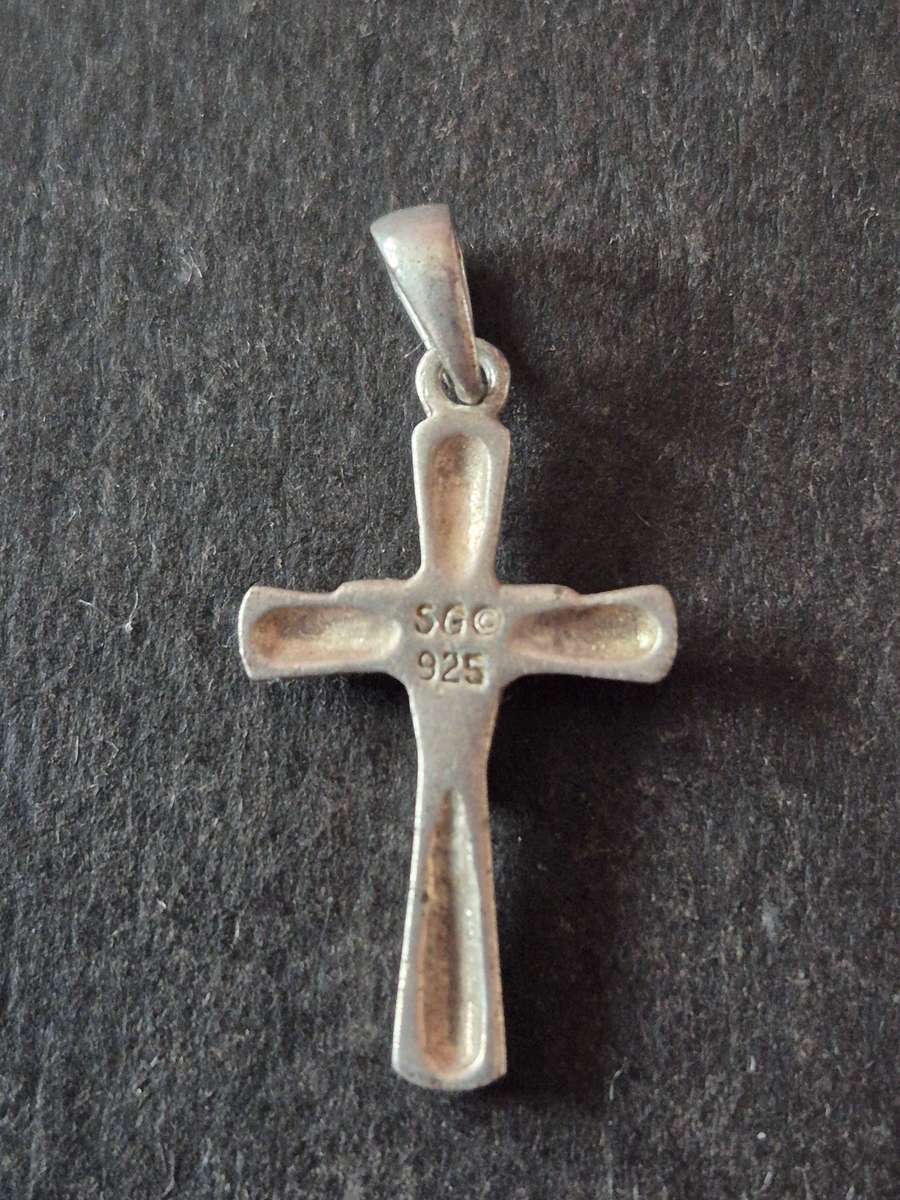 Vintage Sterling Silver Cross stamp .925 maker S.G. 1 gram