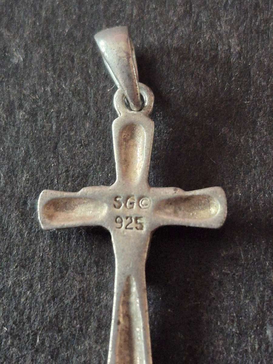 Vintage Sterling Silver Cross stamp .925 maker S.G. 1 gram