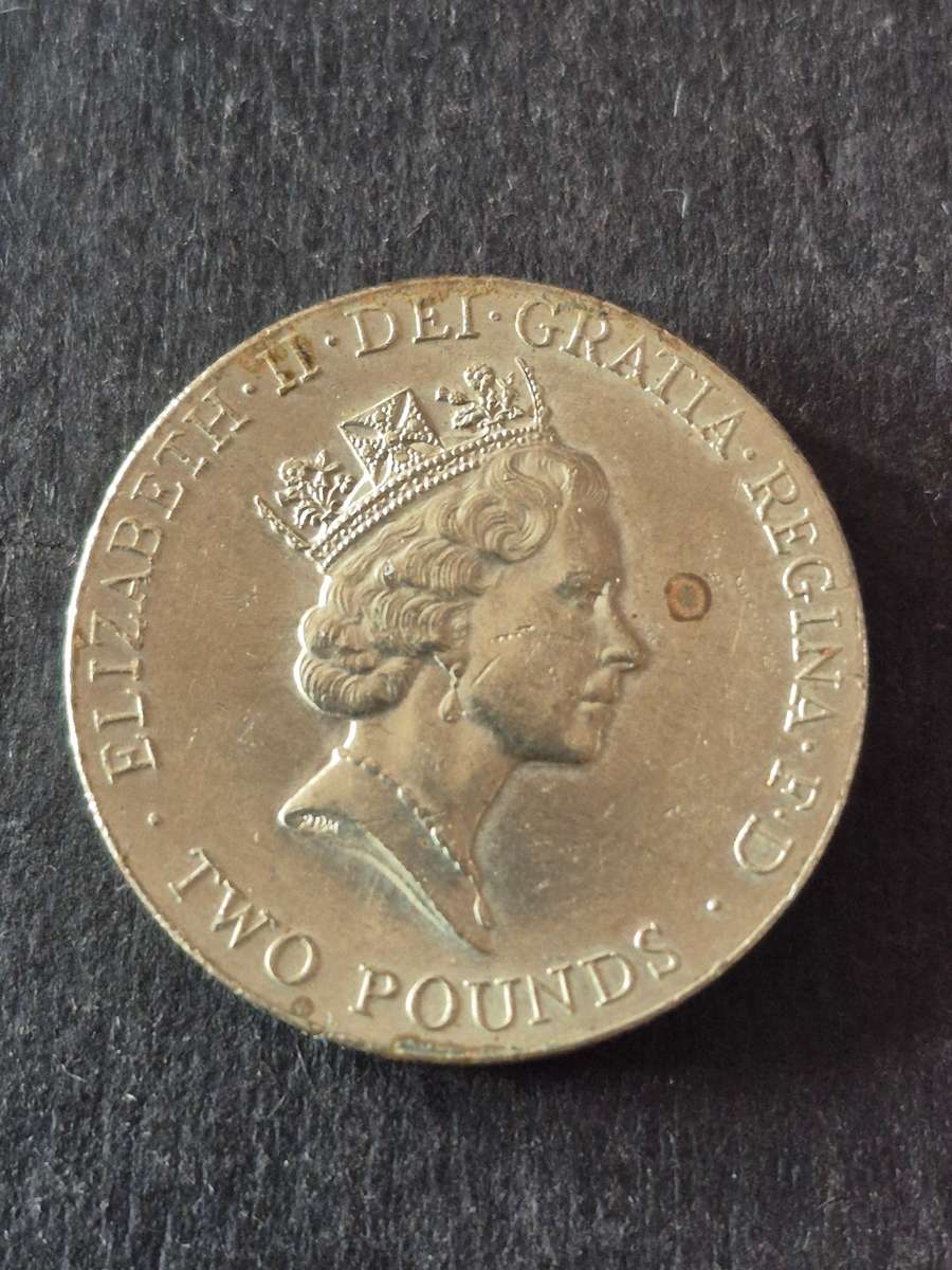UK 2 Pounds Euro 1996 Soccer Coin