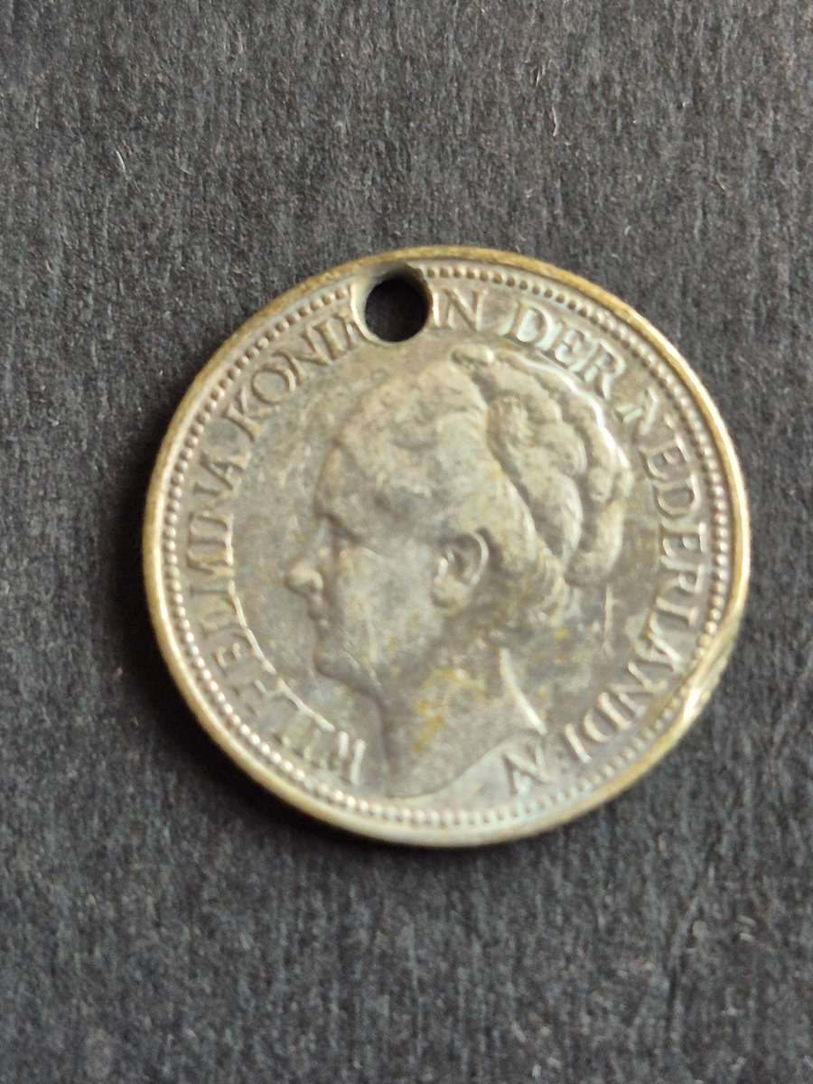 Nederlands 25 Cents 1941 Silver Filler Coin (holed)