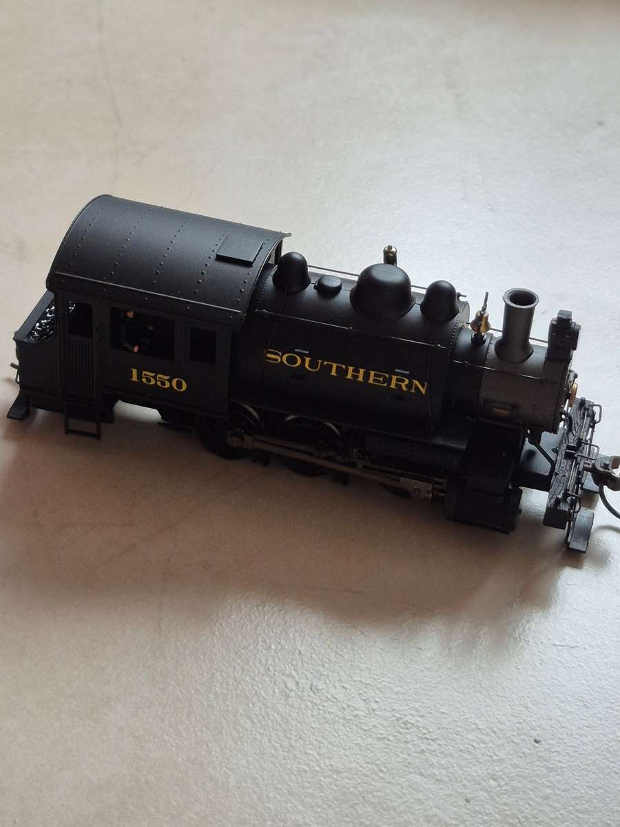 Spectrum Item no. 81805 "HO" 0-6-0 Saddle Tank Switcher - DCC Ready (Southern)