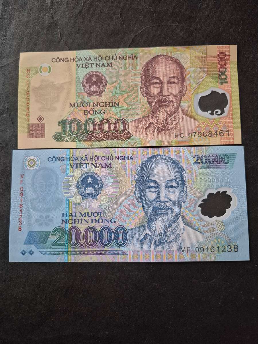 2 x Vietnam Notes 10000/20000 Dong