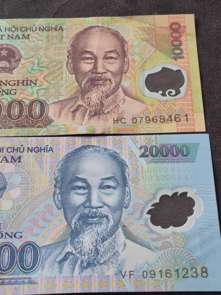 2 x Vietnam Notes 10000/20000 Dong