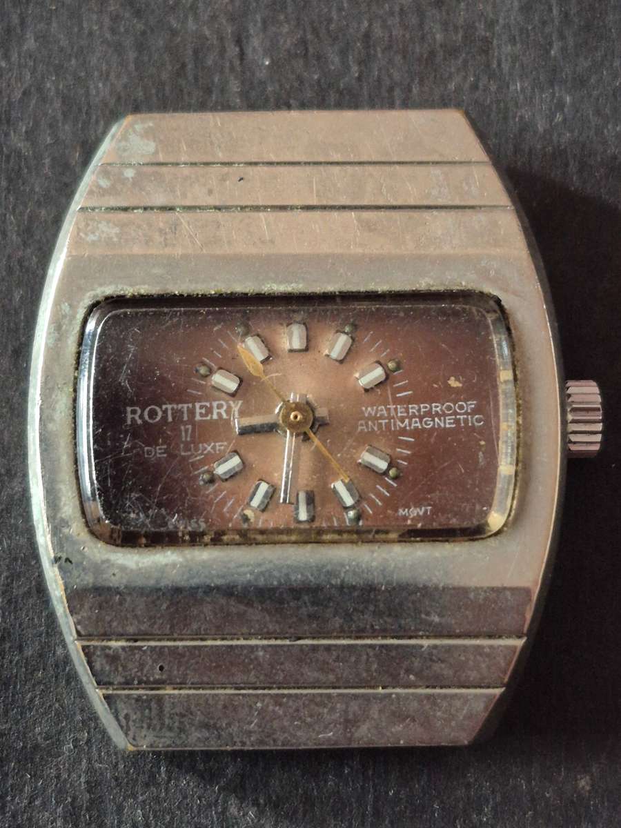 Vintage Men's Rottery 17 Deluxe Waterproof Antimagnetic Men's Wrist Watch (runs/stops) needs to be s