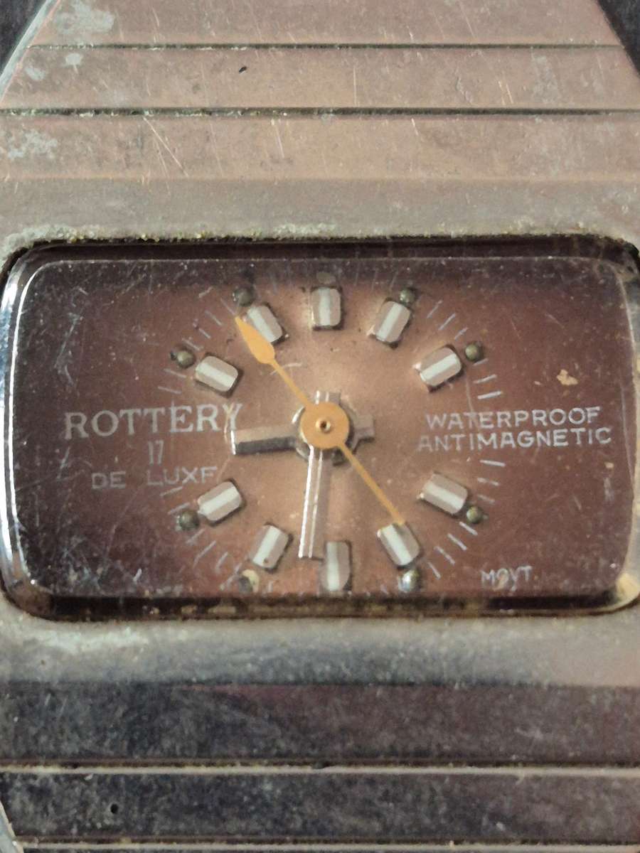 Vintage Men's Rottery 17 Deluxe Waterproof Antimagnetic Men's Wrist Watch (runs/stops) needs to be s