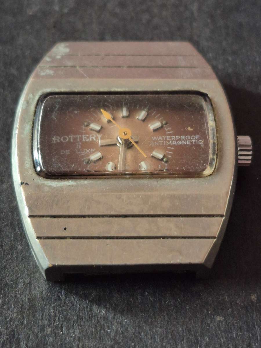 Vintage Men's Rottery 17 Deluxe Waterproof Antimagnetic Men's Wrist Watch (runs/stops) needs to be s