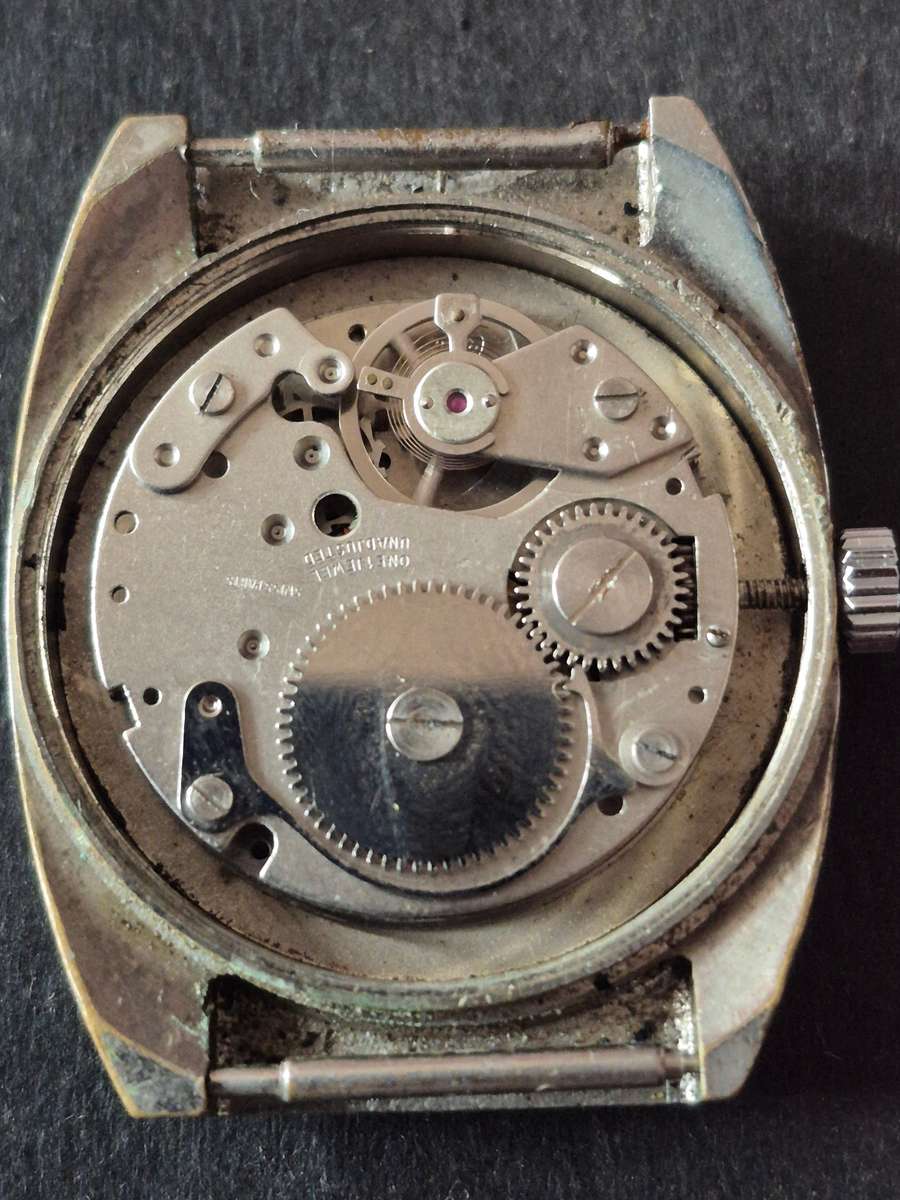 Vintage Men's Rottery 17 Deluxe Waterproof Antimagnetic Men's Wrist Watch (runs/stops) needs to be s