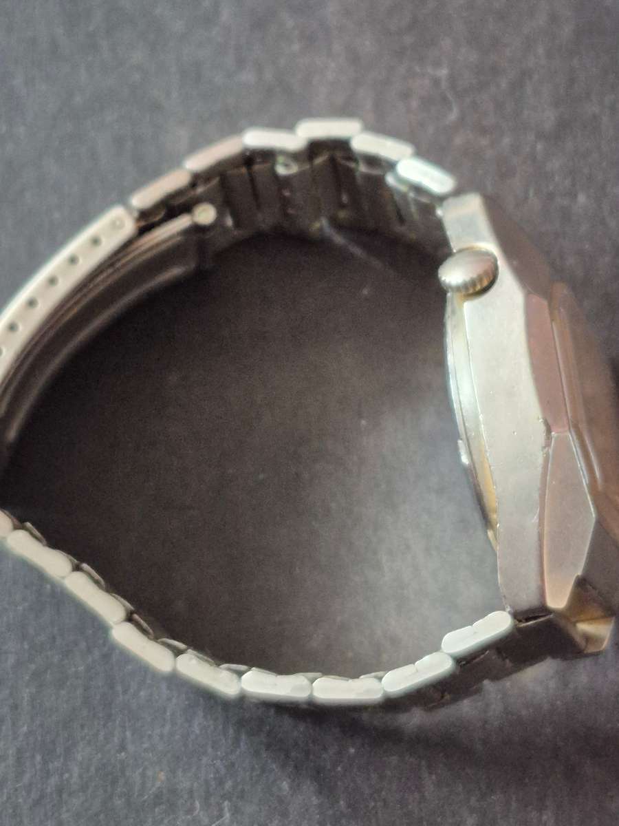 Vintage Dolphin 17 Jewelled Waterproof Antimagnetic Men's Wrist Watch (not working)