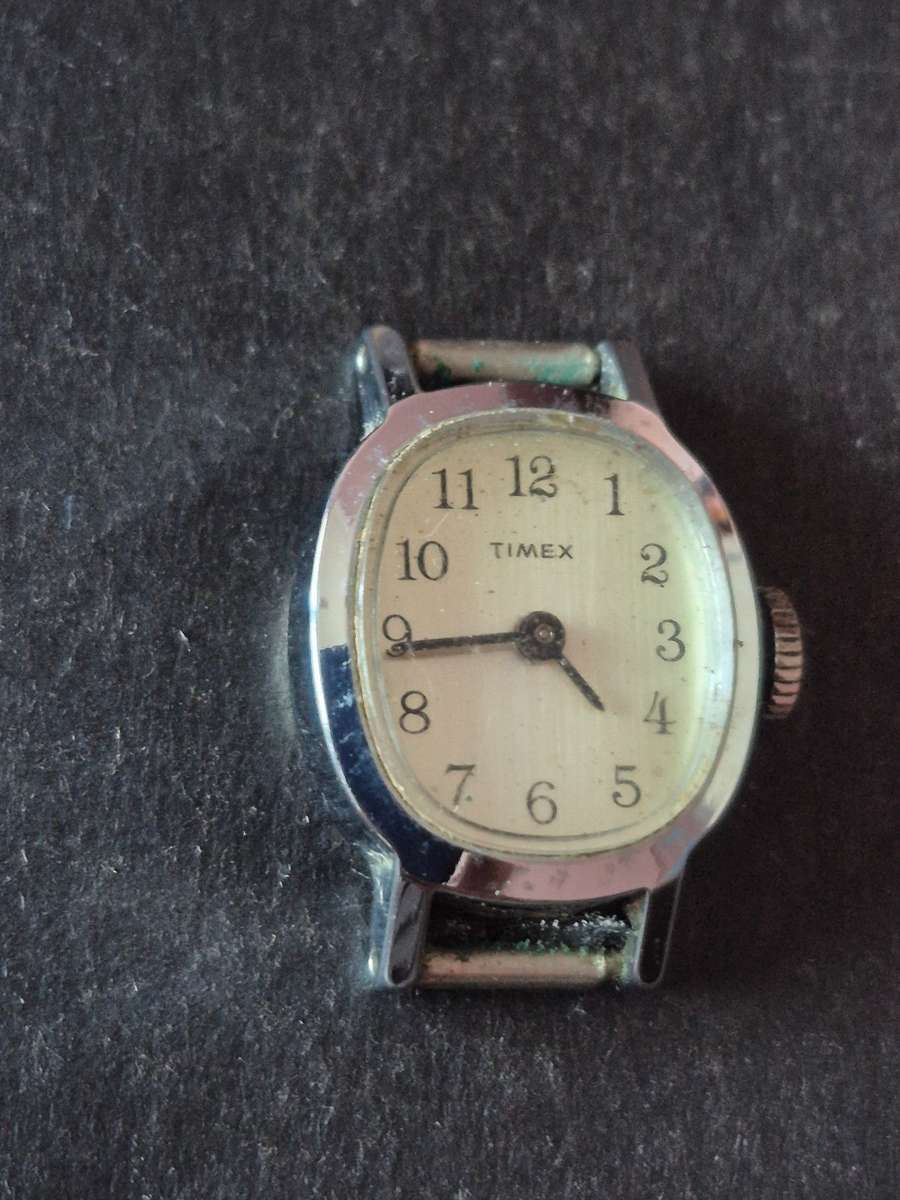 Vintage Ladies Timex Watch (not working)