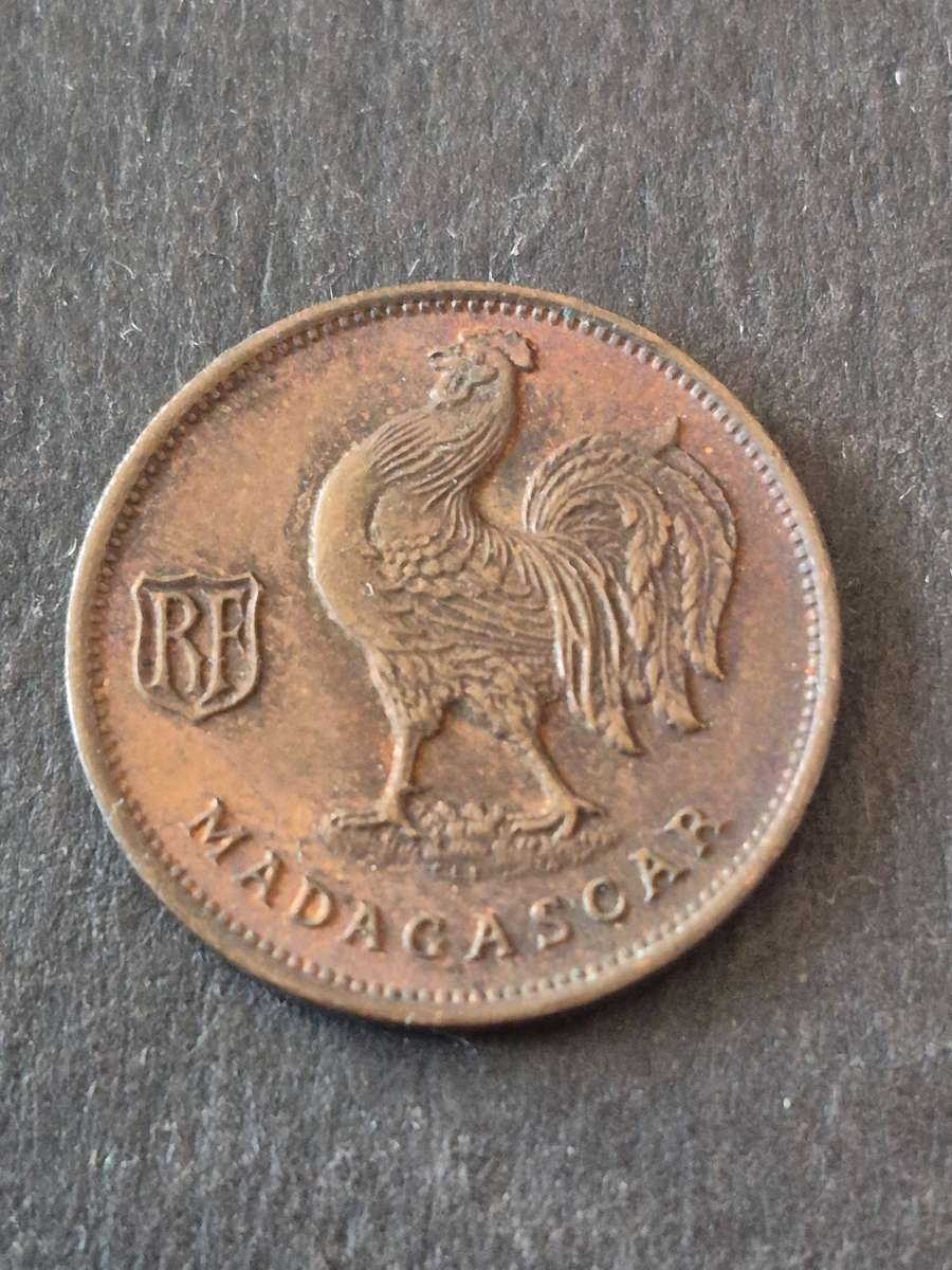 Madagascar (France) 50 Centimes 1943 (excellent condition)