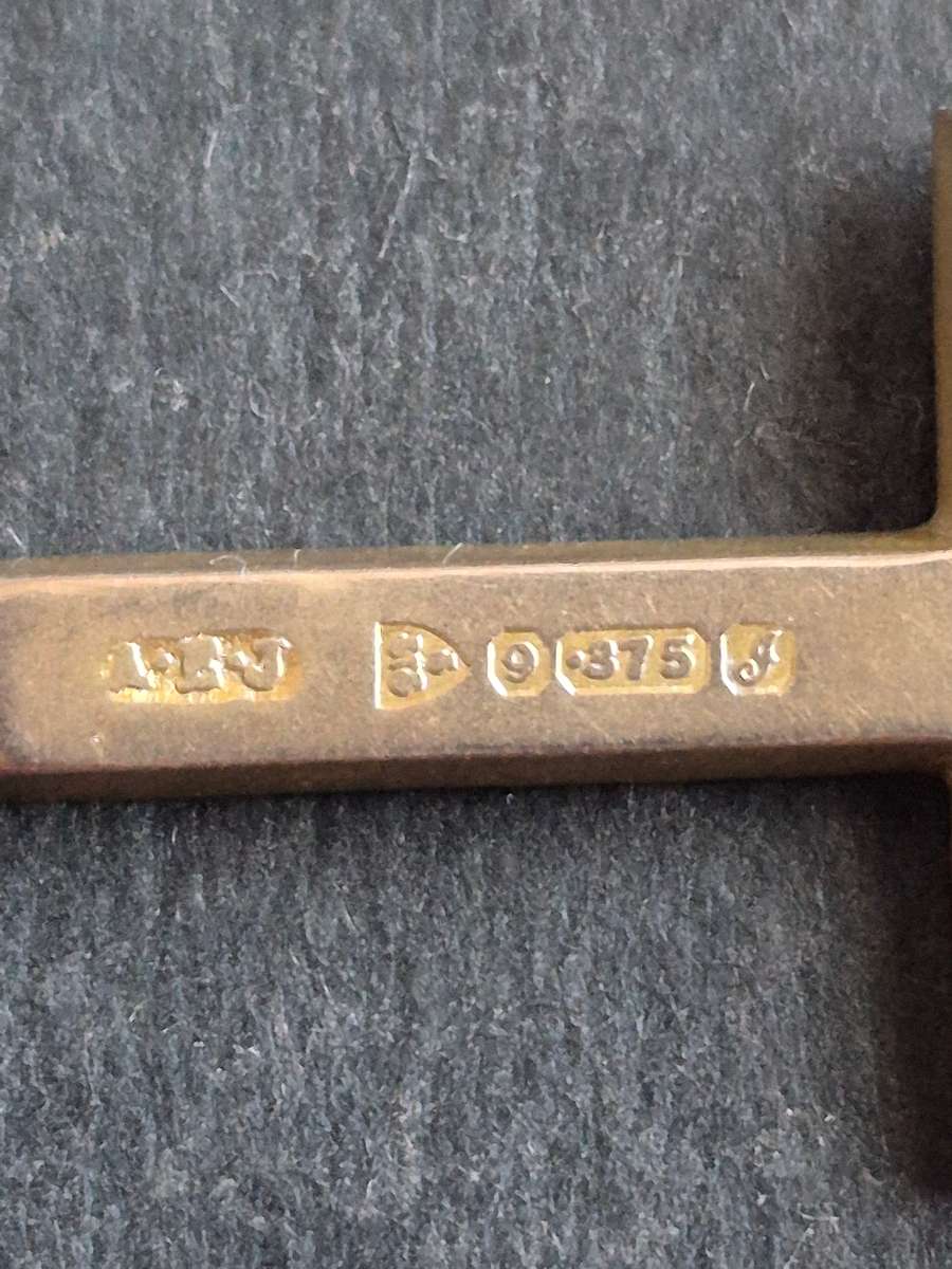 9ct Solid Gold Cross 0.9g