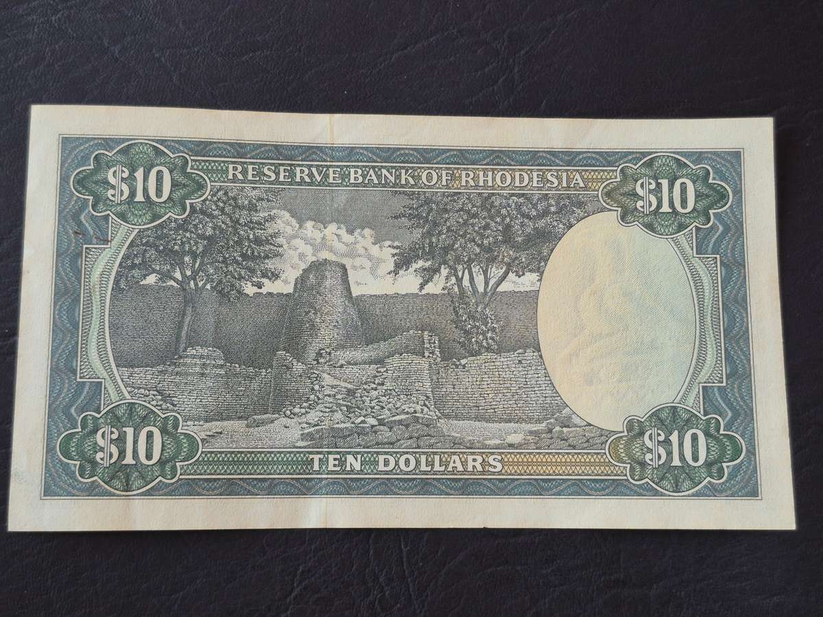 Reserve Bank of Rhodesia 10 Dollars Salisbury 2 January 1979 Bird Watermark (very nice condition)