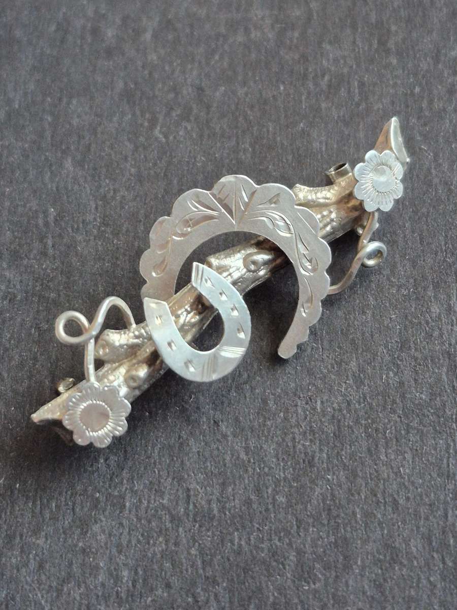Vintage Hallmark Silver Pin Brooch 2g (missing pin)