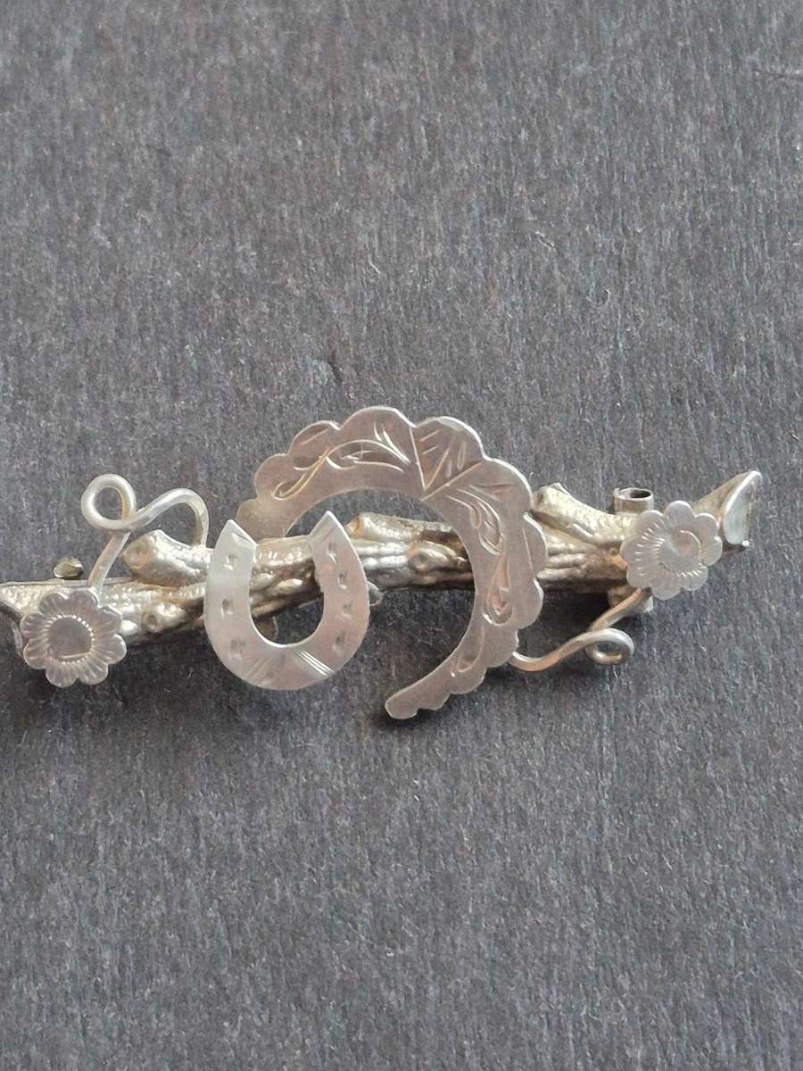 Vintage Hallmark Silver Pin Brooch 2g (missing pin)