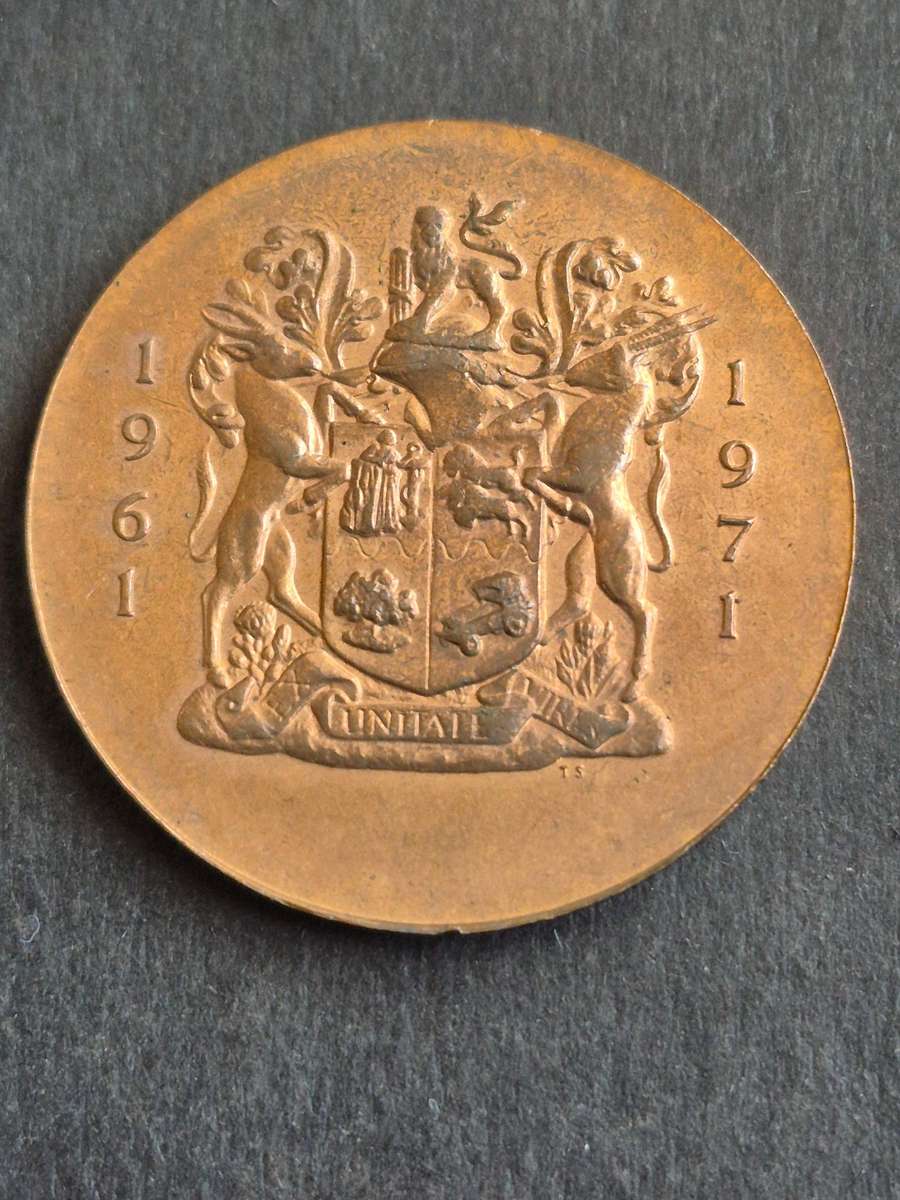 Commemorative 1971 Republic of South Africa 10th Anniversary Bronze Medal 38.1mm (23.3g)