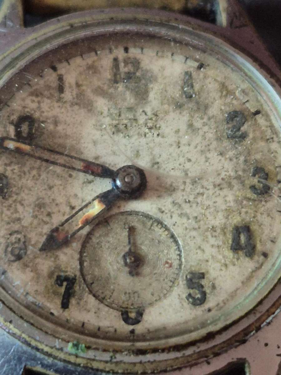 Vintage Unitas 15 Jewels Swiss Made Mechanical Wrist Watch (runs - needs to be serviced)