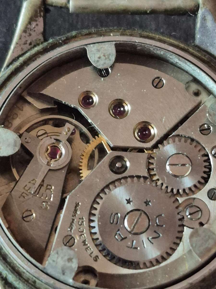 Vintage Unitas 15 Jewels Swiss Made Mechanical Wrist Watch (runs - needs to be serviced)