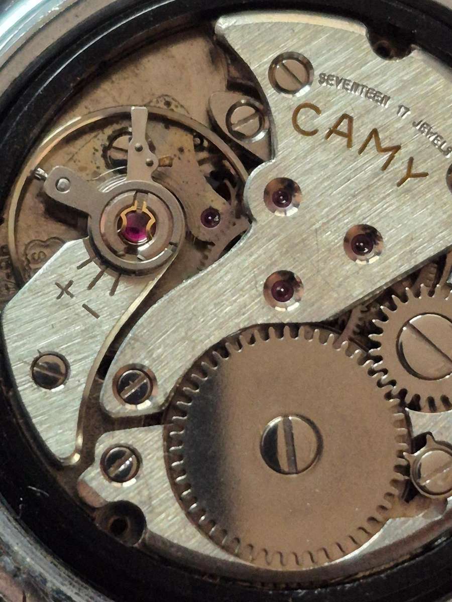 Vintage Camy 17 Jewels Incablock Men's Wrist Watch- runs (needs to be serviced) excellent condition