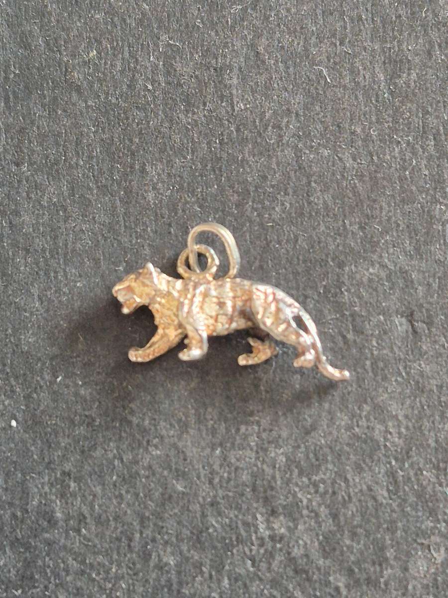 Sterling Silver Lion Charm 1.15g