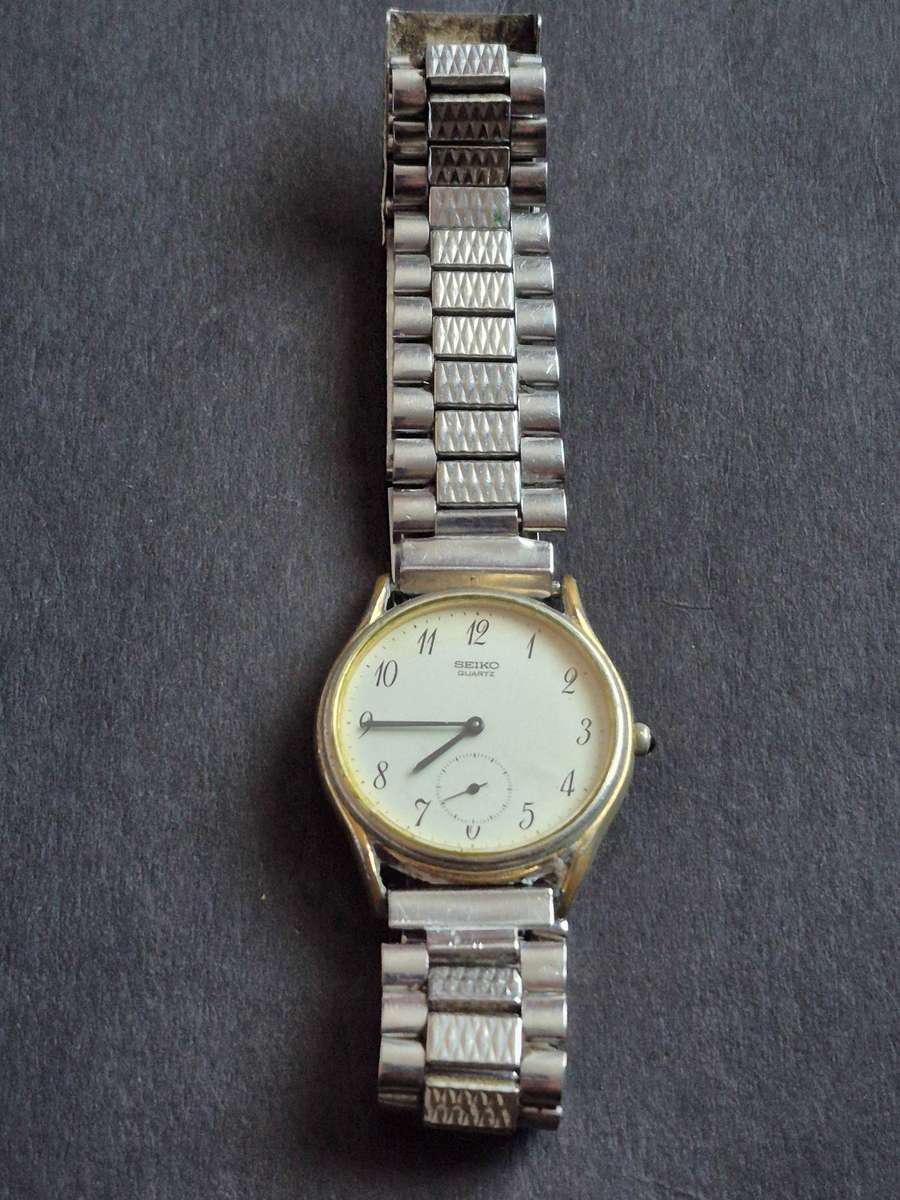 Vintage Men's Seiko Quartz Wrist Watch unchecked