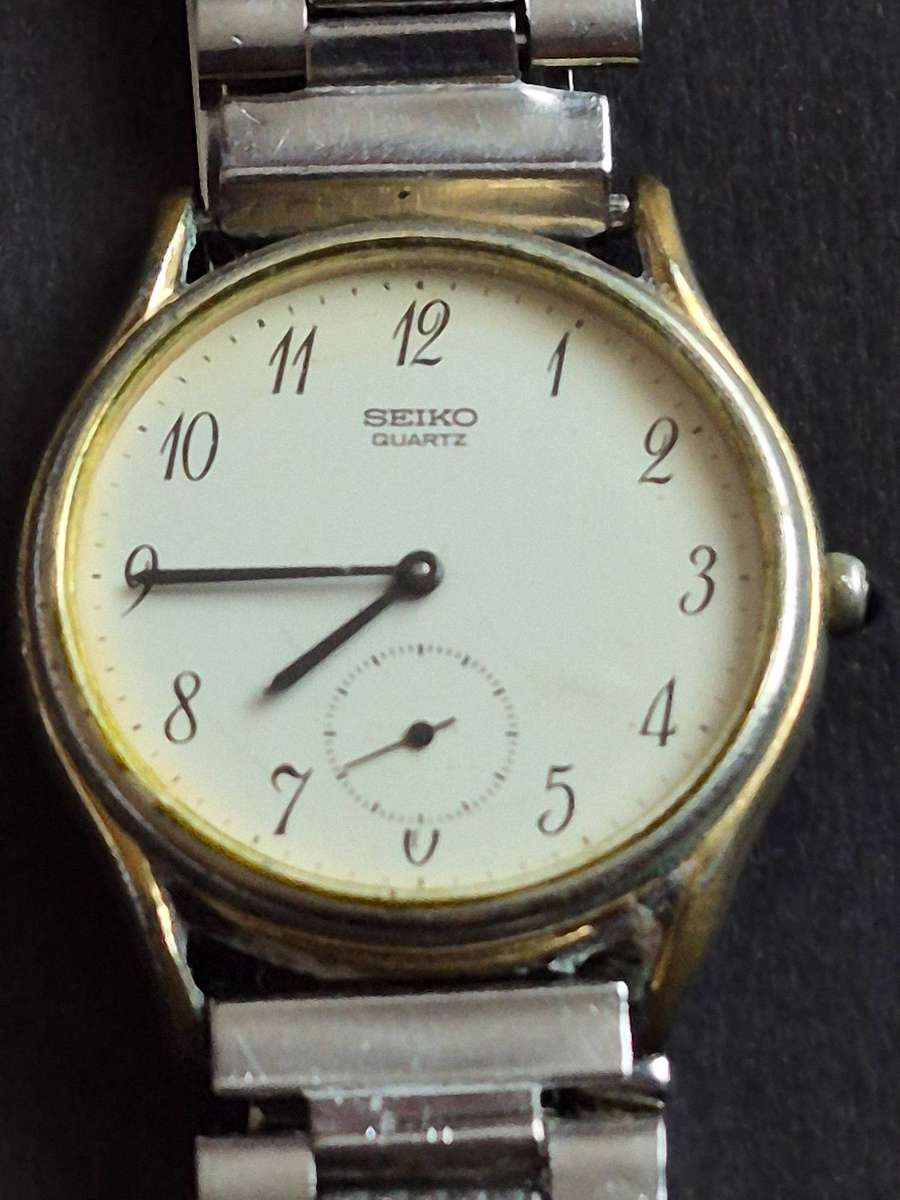 Vintage Men's Seiko Quartz Wrist Watch unchecked