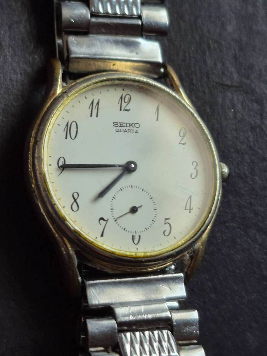 Vintage Men's Seiko Quartz Wrist Watch unchecked