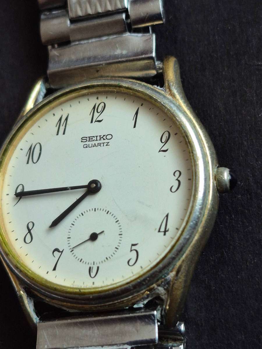 Vintage Men's Seiko Quartz Wrist Watch unchecked
