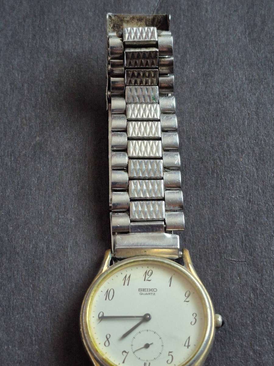 Vintage Men's Seiko Quartz Wrist Watch unchecked