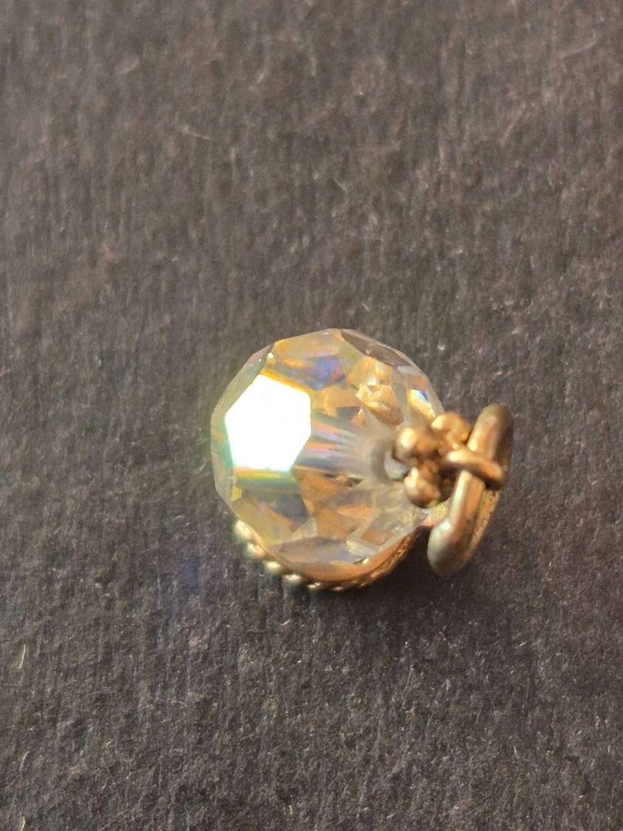 9ct Globe Charm with Crystal - total weight 1.3g
