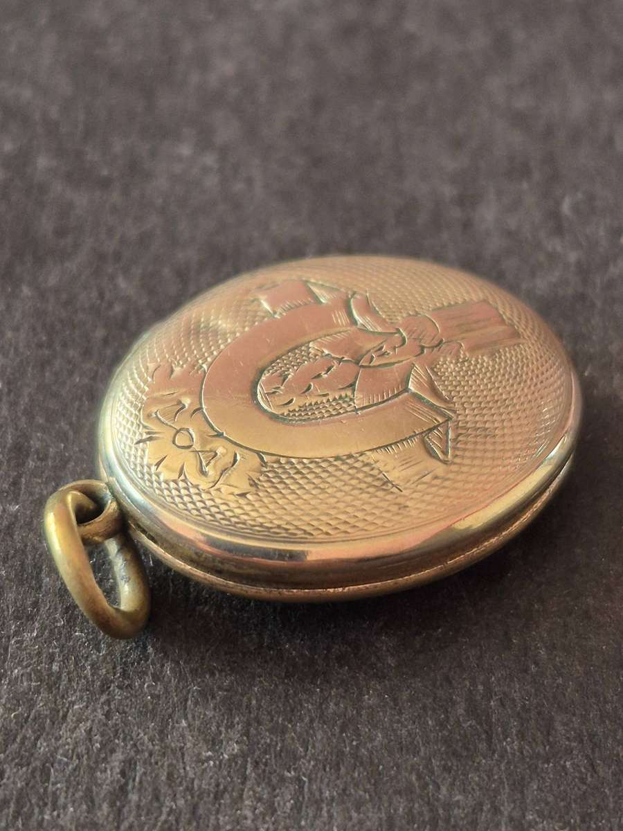 Antique Victorian Gold Plated Locket total weight 4.6g