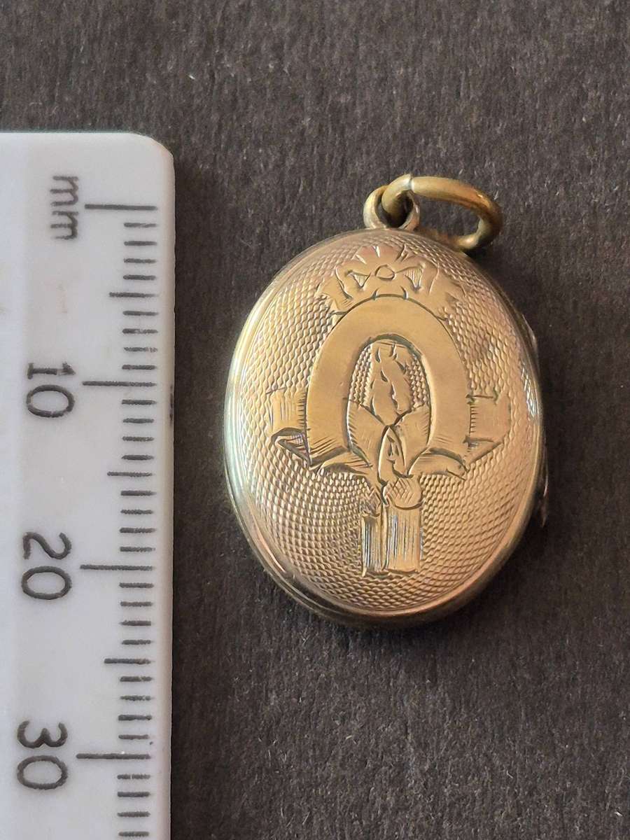 Antique Victorian Gold Plated Locket total weight 4.6g