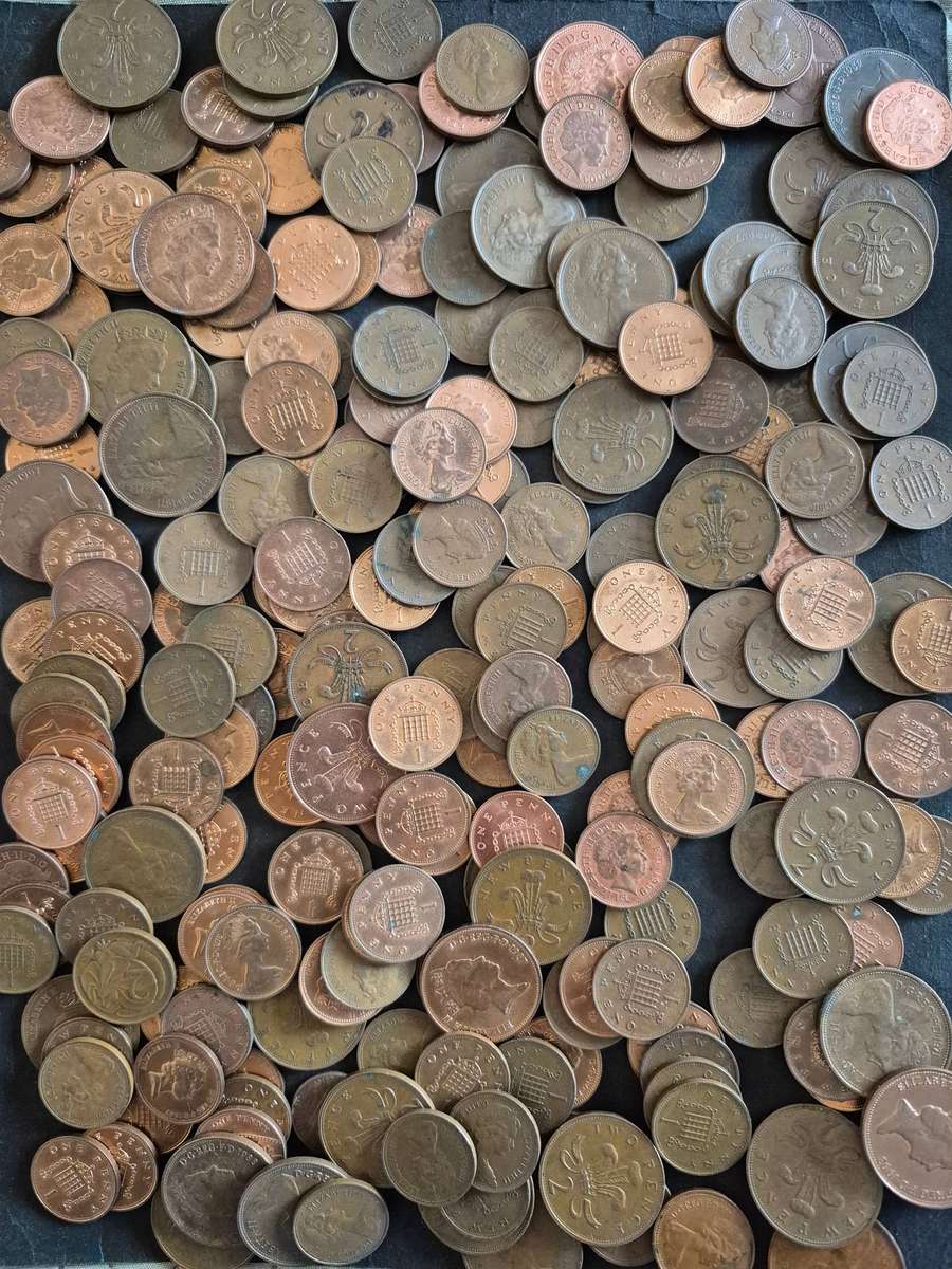 Mixed Lot of UK One Pennies and Twopence Coins 1kg