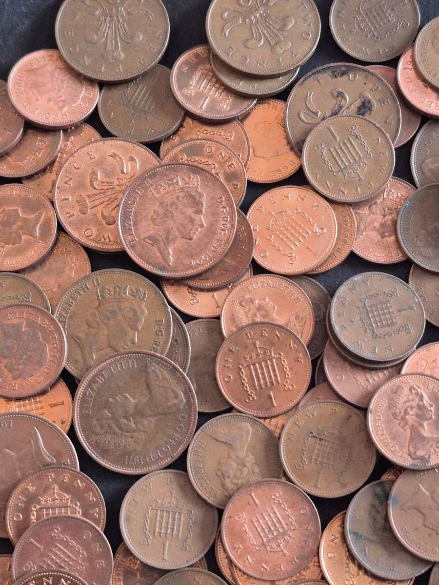 Mixed Lot of UK One Pennies and Twopence Coins 1kg