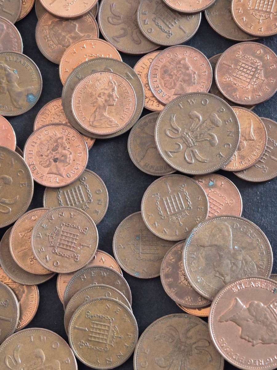 Mixed Lot of UK One Pennies and Twopence Coins 1kg