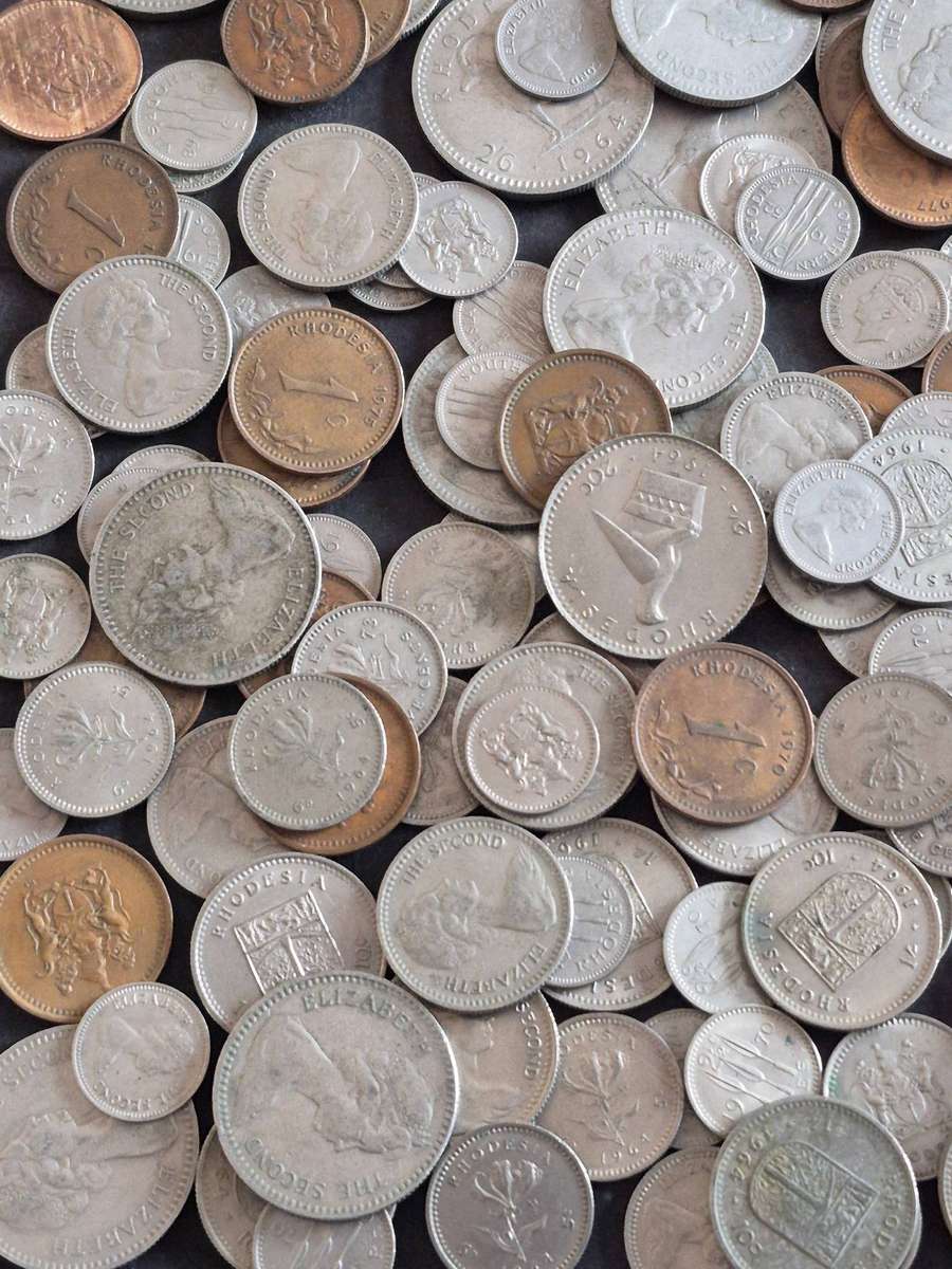 Mixed Lot of Rhodesia 25/20/10 and 5 Cents and Threepence Coins 1kg