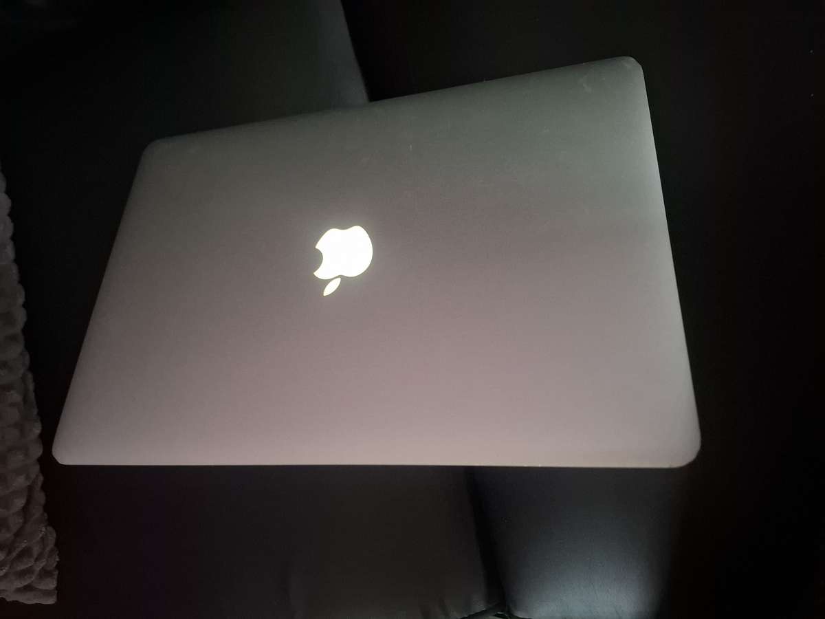 MacBook Pro (Retina, 15-inch, Mid 2015)