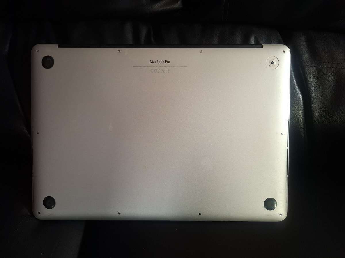 MacBook Pro (Retina, 15-inch, Mid 2015)