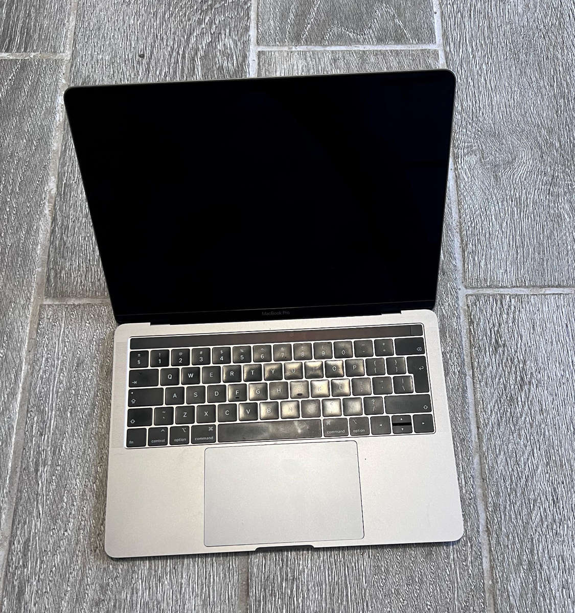 2019 Macbook Pro 13" A2159 laptop ( NOT SWITCHING ON SELLING FOR SPARES)