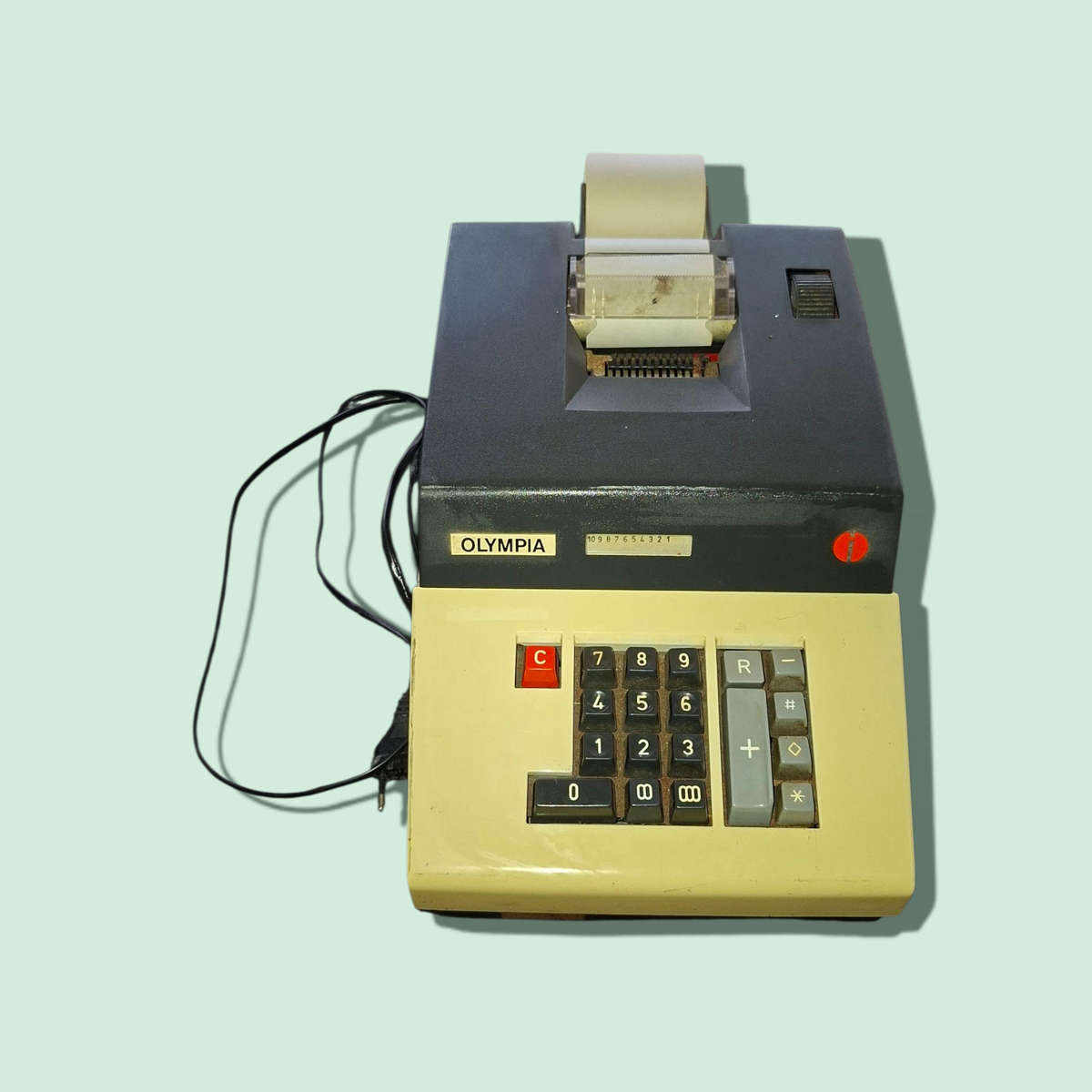 VINTAGE OLYMPIA MODEL AE D 51