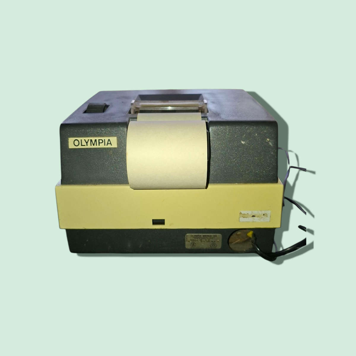 VINTAGE OLYMPIA MODEL AE D 51