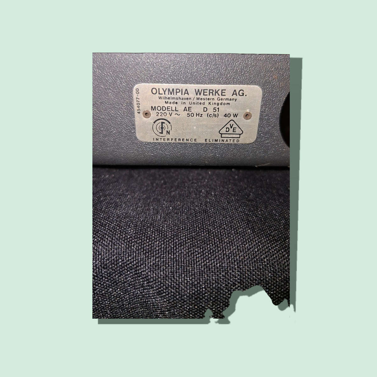 VINTAGE OLYMPIA MODEL AE D 51