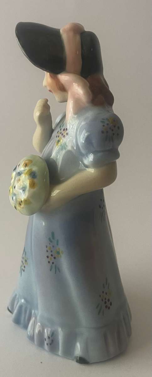 Rare Wade of England porcelain figurine Cynthia 3