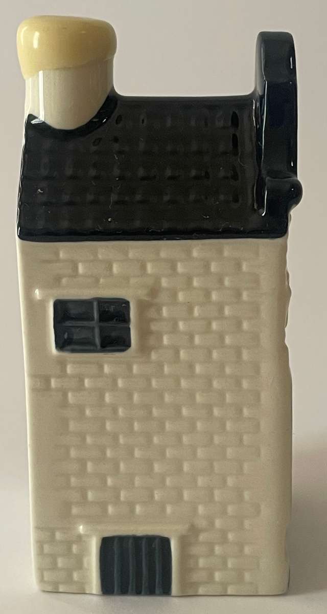 Delft KLM miniature house 12 Zandhoek