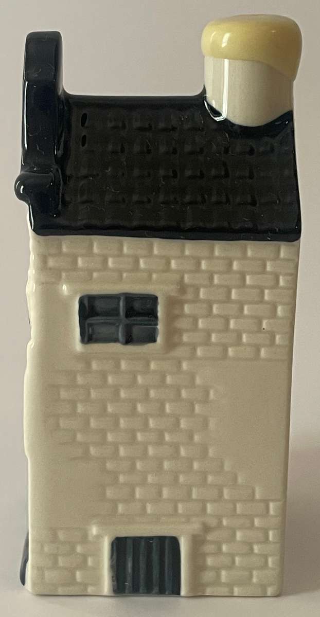 Delft KLM miniature house 12 Zandhoek