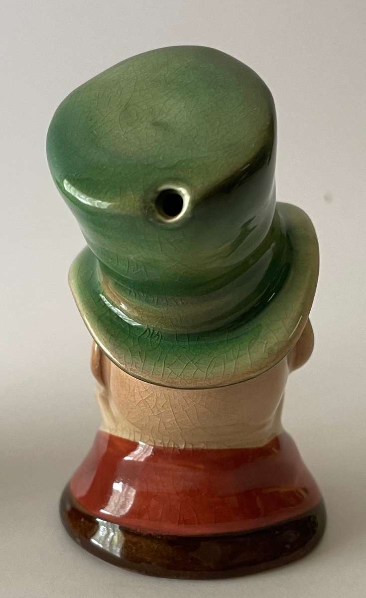 Beswick Dickens ware condiment set (salt and pepper shaker and mustard pot)