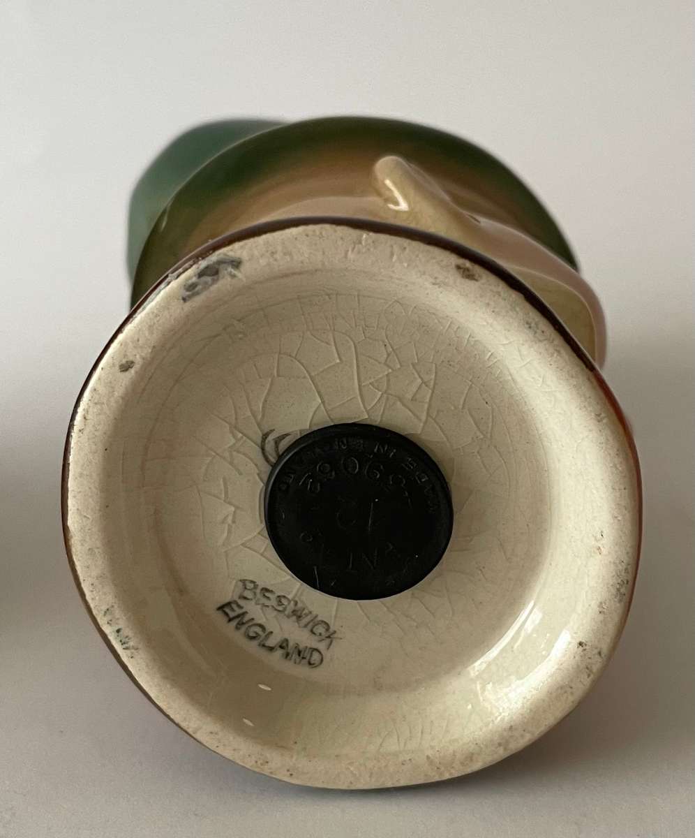 Beswick Dickens ware condiment set (salt and pepper shaker and mustard pot)